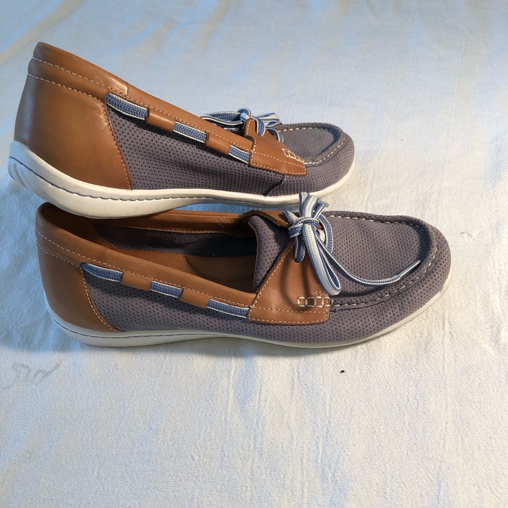 Women’s Clark’s Moccasins size 9.5